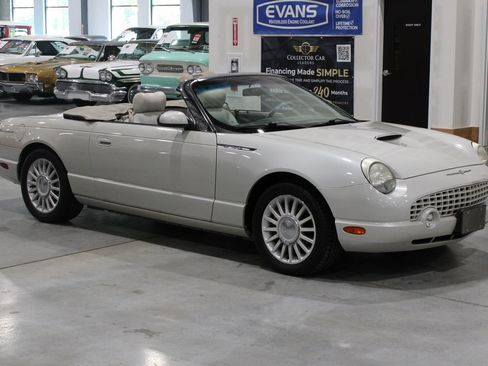 Used 2005 Ford Thunderbird 50th Anniversary RWD image 5