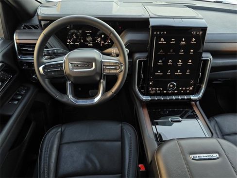 Used 2025 GMC Yukon Denali image 29