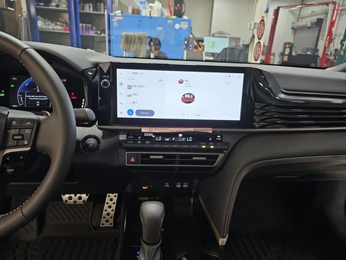 Used 2026 Toyota Camry SE w/ Multimedia Upgrade Package FWD image 21