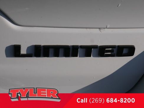 New 2025 Jeep Grand Cherokee Limited w/ Black Appearance Package image 15