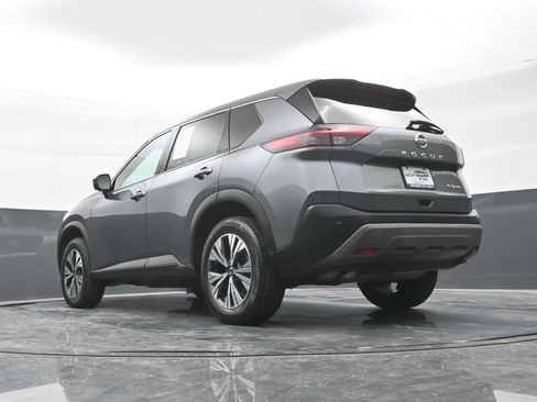 Used 2021 Nissan Rogue SV image 41