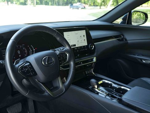 Used 2024 Lexus RX 350 FWD w/ Technology Package image 16