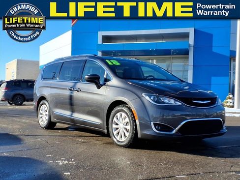 Used 2018 Chrysler Pacifica Touring-L Plus image 1