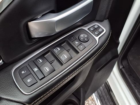 Used 2024 RAM 2500 Big Horn w/ Bed Utility Group image 20