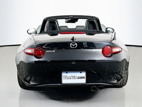 Used 2020 MAZDA MX-5 Miata Club w/ Interior Package RWD image 6