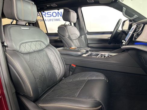 Used 2023 Jeep Grand Wagoneer Series III image 31