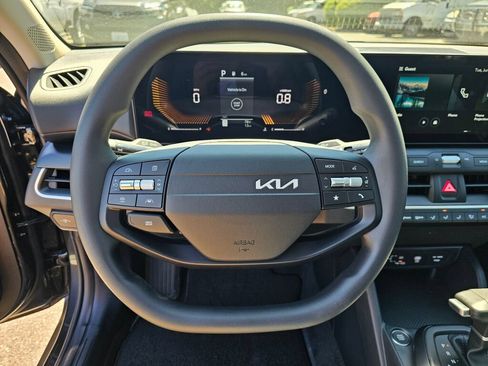 New 2026 Kia K4 FWD image 10