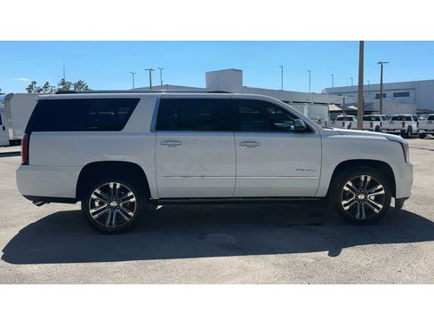 Used 2018 GMC Yukon XL Denali w/ Denali Ultimate Package image 9