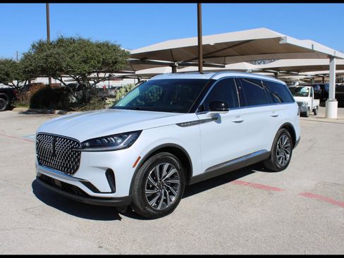 Used 2025 Lincoln Aviator 2WD image 1