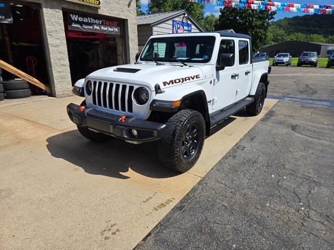 Used 2022 Jeep Gladiator Mojave w/ LED Lighting Group AWD/4WD image 3