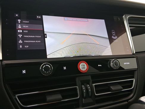 New 2026 Porsche Macan image 22