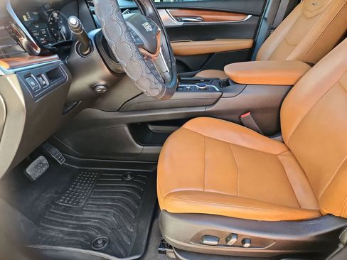 Used 2023 Cadillac XT5 Premium Luxury image 17