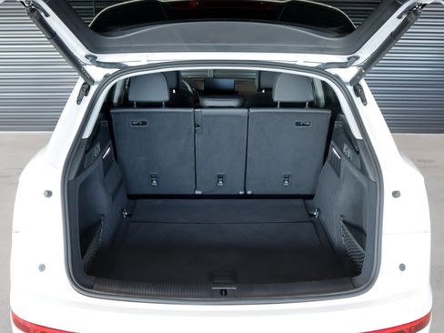 Certified 2023 Audi Q5 2.0T Premium w/ Convenience Package image 8