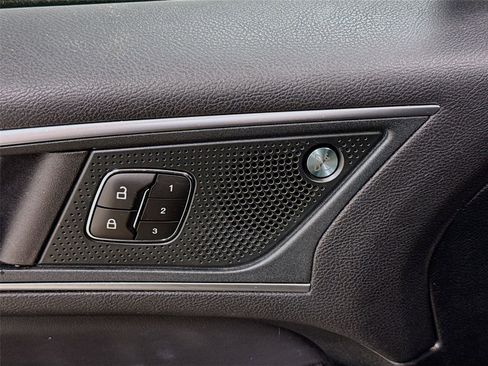 Used 2024 Ford Edge Titanium image 18