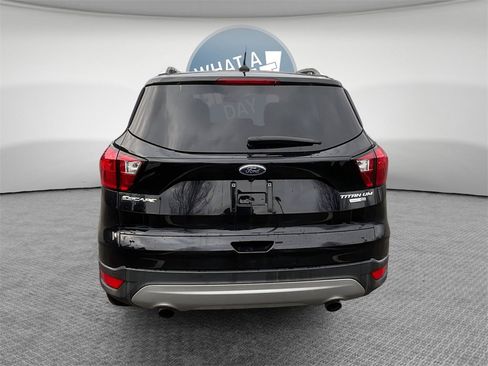 Used 2019 Ford Escape Titanium image 5
