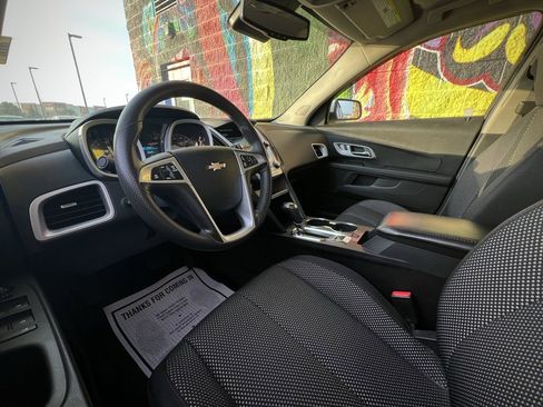 Used 2017 Chevrolet Equinox LT image 14