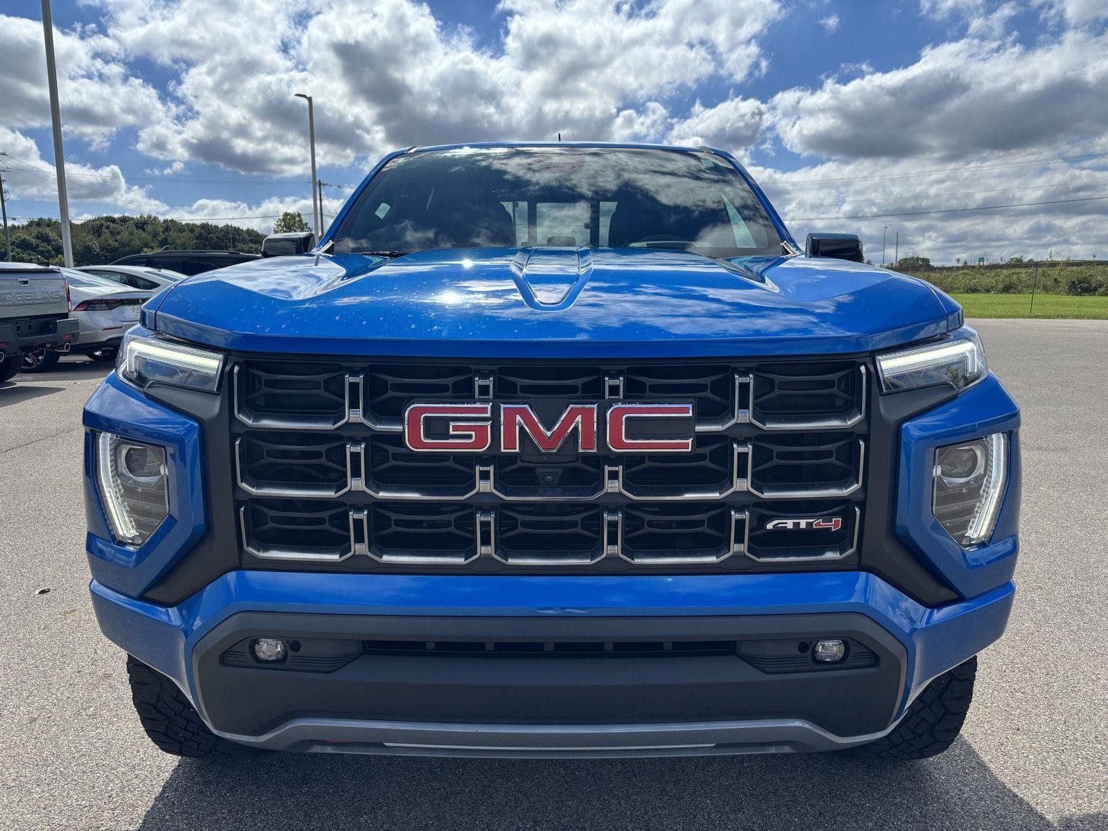 Used 2023 GMC Canyon AT4 w/ AT4 Premium Package AWD/4WD image 8
