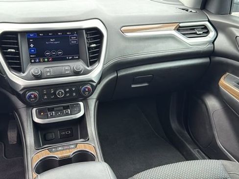 Used 2023 GMC Acadia SLE image 31