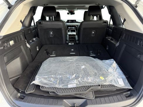 Certified 2024 MAZDA CX-90 Plug-In Hybrid w/ Preferred image 17