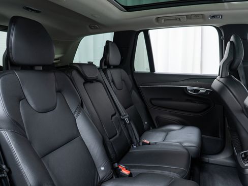 Used 2020 Volvo XC90 T6 Momentum image 24