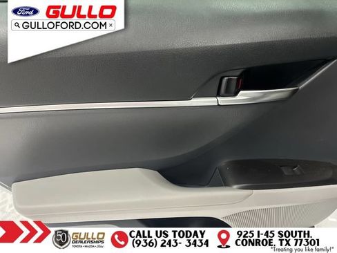 Used 2022 Toyota Camry SE FWD image 16