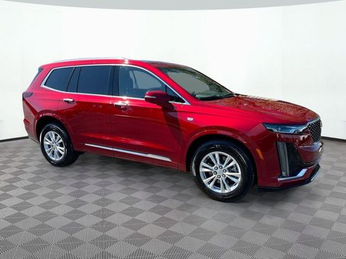 New 2025 Cadillac XT6 Luxury image 3