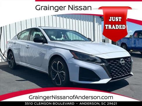 Used 2024 Nissan Altima 2.5 SR w/ SR Premium Package AWD/4WD image 1