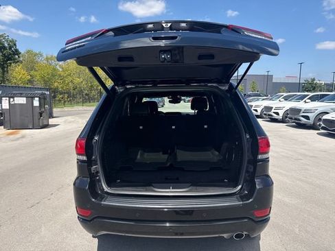 Used 2021 Jeep Grand Cherokee Laredo X AWD/4WD image 9