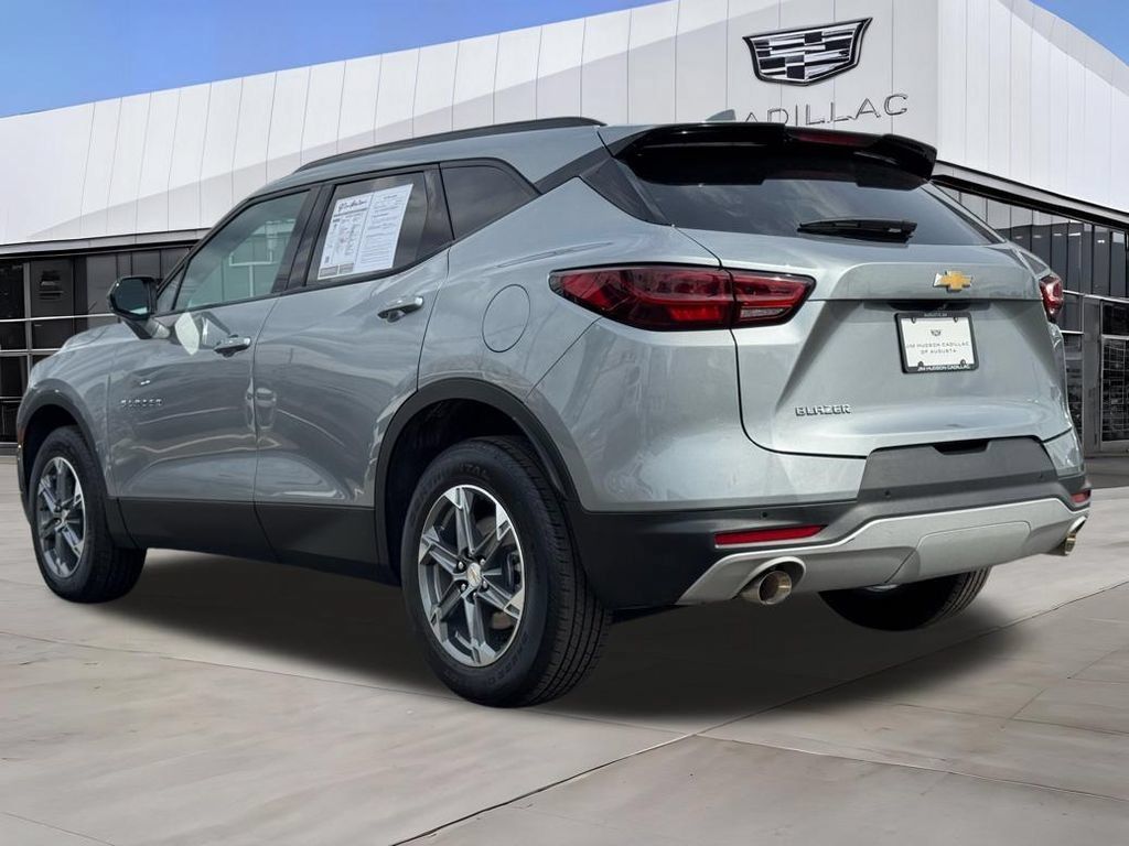 Used 2024 Chevrolet Blazer LT w/ Convenience Package FWD image 5