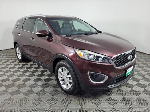 Used 2017 Kia Sorento AWD w/ LX Convenience Package image 13