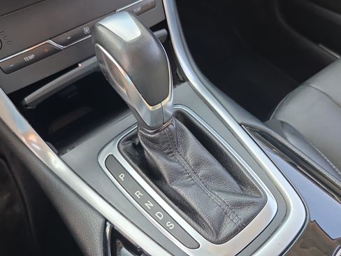 Used 2018 Ford Edge Titanium w/ Ford Safe & Smart Package FWD image 21