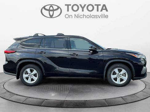 Used 2020 Toyota Highlander LE AWD/4WD image 6