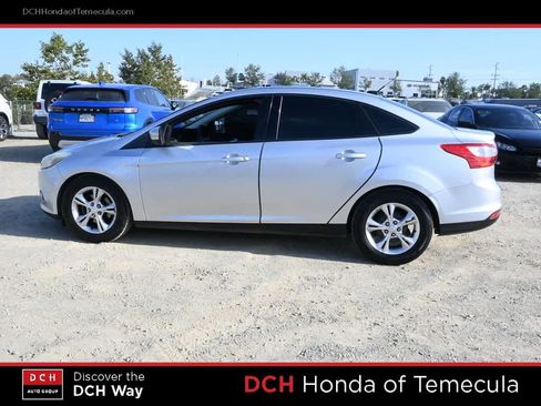 Used 2013 Ford Focus SE FWD image 4