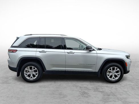 Used 2022 Jeep Grand Cherokee Limited w/ MOPAR Finishing Package AWD/4WD image 6