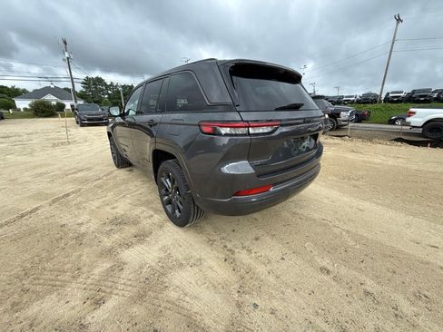 New 2026 Jeep Grand Cherokee Limited AWD/4WD image 3