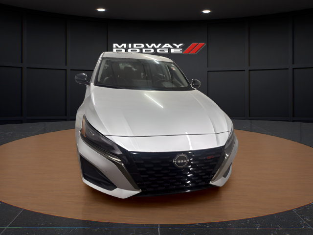 Used 2023 Nissan Altima 2.0 SR FWD image 5
