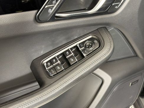 Certified 2024 Porsche Macan AWD/4WD image 28