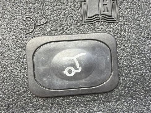 Used 2016 Ford Escape Titanium w/ Equipment Group 301A image 17