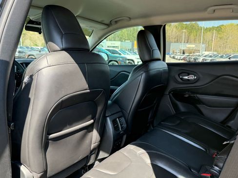 Used 2020 Jeep Cherokee Latitude Plus image 26