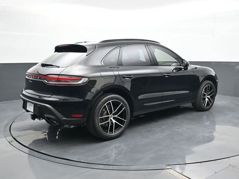 Certified 2025 Porsche Macan AWD/4WD image 23