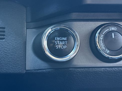 Used 2019 Toyota Tacoma TRD Off-Road w/ Technology Package AWD/4WD image 32