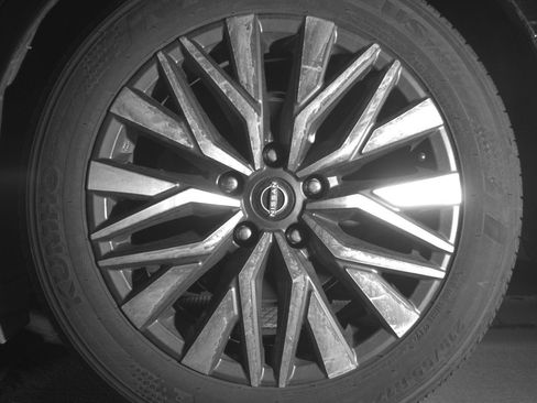 Used 2025 Nissan Altima 2.5 SV image 14