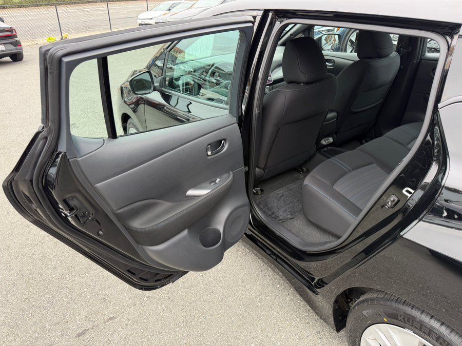 Used 2025 Nissan Leaf S FWD image 39