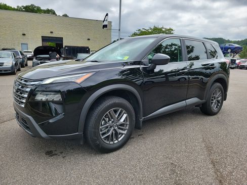 Used 2024 Nissan Rogue S FWD image 21