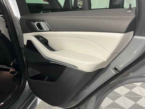 Used 2025 BMW X5 xDrive50e w/ M Sport Package image 30