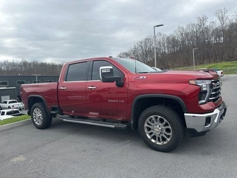 Used 2025 Chevrolet Silverado 2500 LTZ w/ LTZ Plus Package image 34