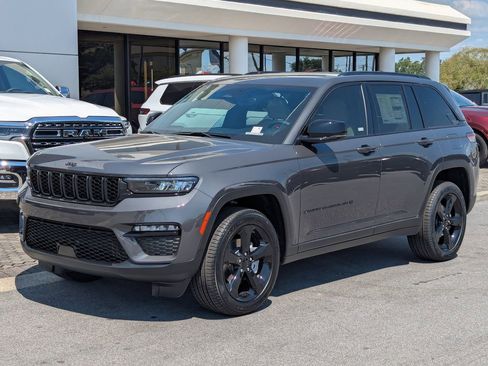New 2025 Jeep Grand Cherokee Limited w/ Black Appearance Package RWD image 9