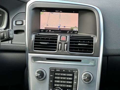 Used 2017 Volvo XC60 T6 Dynamic w/ Preferred Option Package AWD/4WD image 14