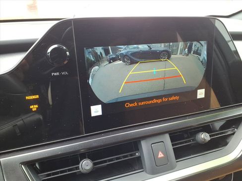 Used 2024 Lexus UX 250h AWD w/ Premium Package image 19