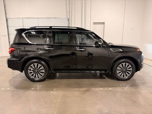 Used 2023 Nissan Armada SL w/ Midnight Edition Package AWD/4WD image 4